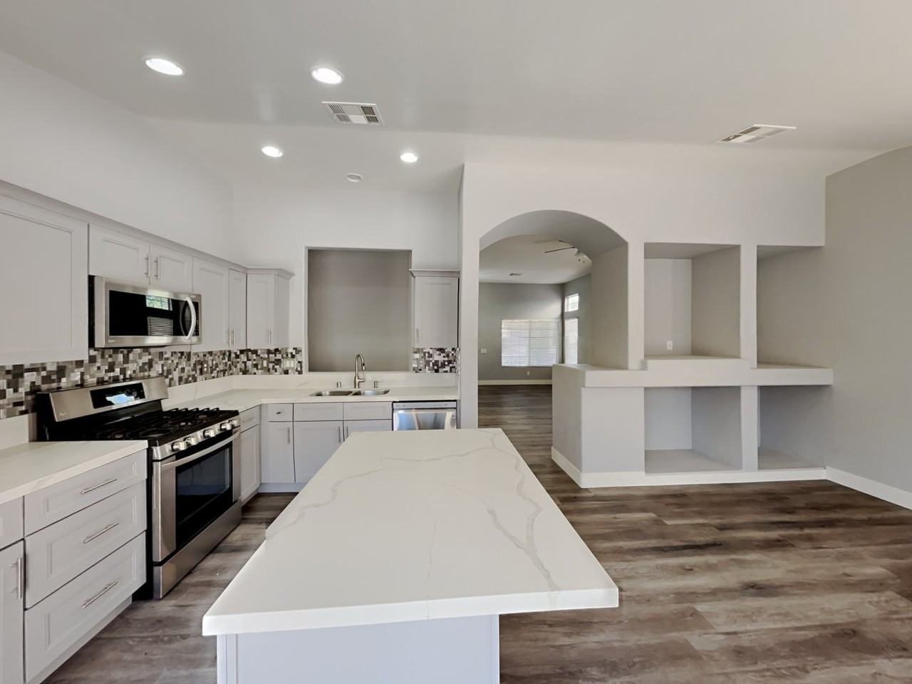 7816 High Stream Ave - Photo 2 of 17