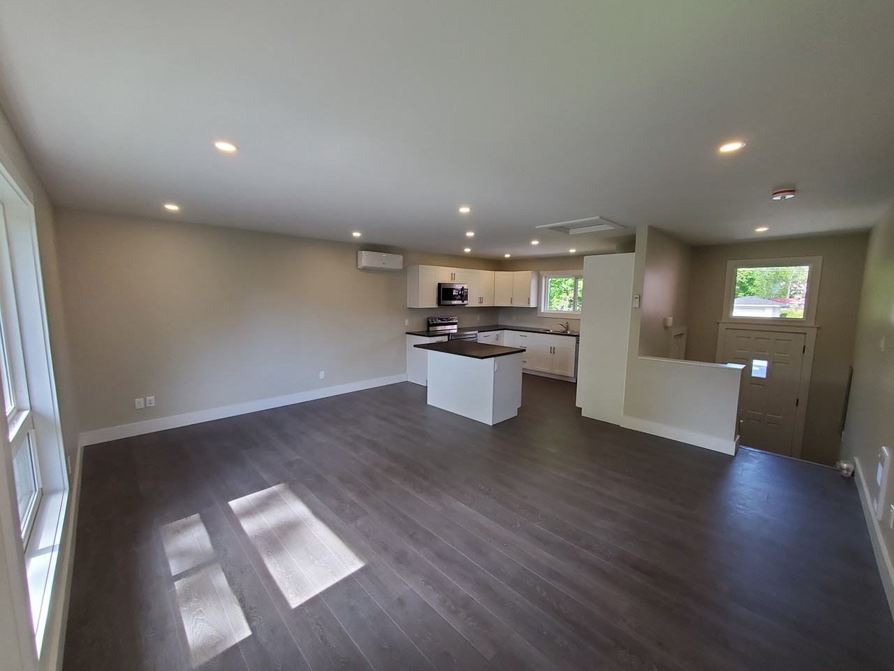 20 Munro Ave #B - Photo 2 of 12