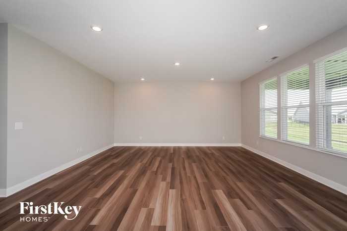 3630 Chalmers Dr - Photo 2 of 15