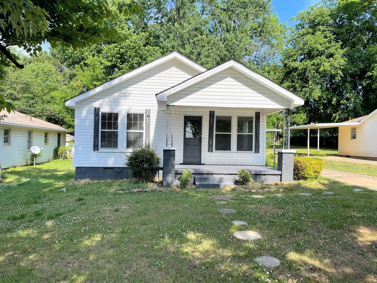 2508 Virginia Boulevard Northwest #1 - Photo 3 of 22