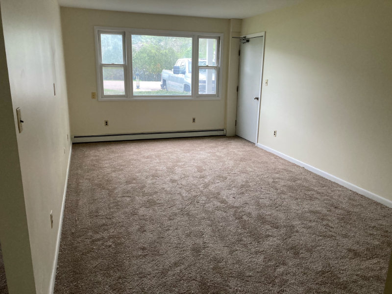 154 Colchester Rd - Photo 2 of 7