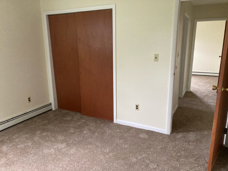 154 Colchester Rd - Photo 3 of 7