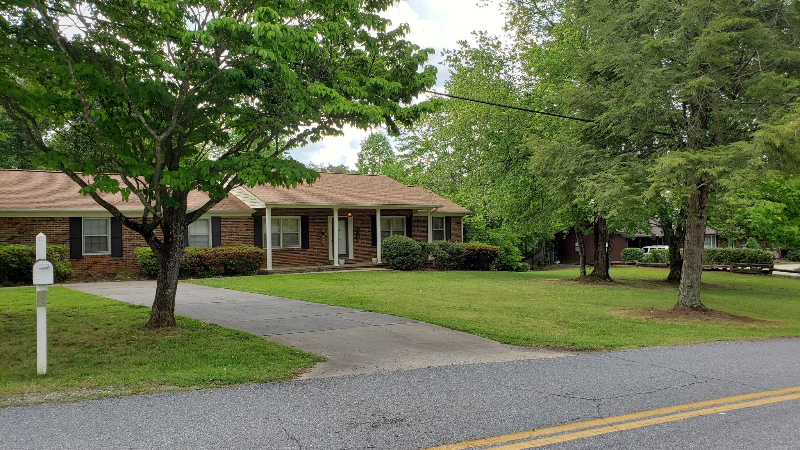 280 Yeatts Rd - Photo 3 of 33