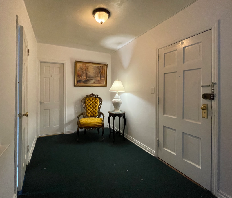 3403 92nd St - Photo 3 of 9