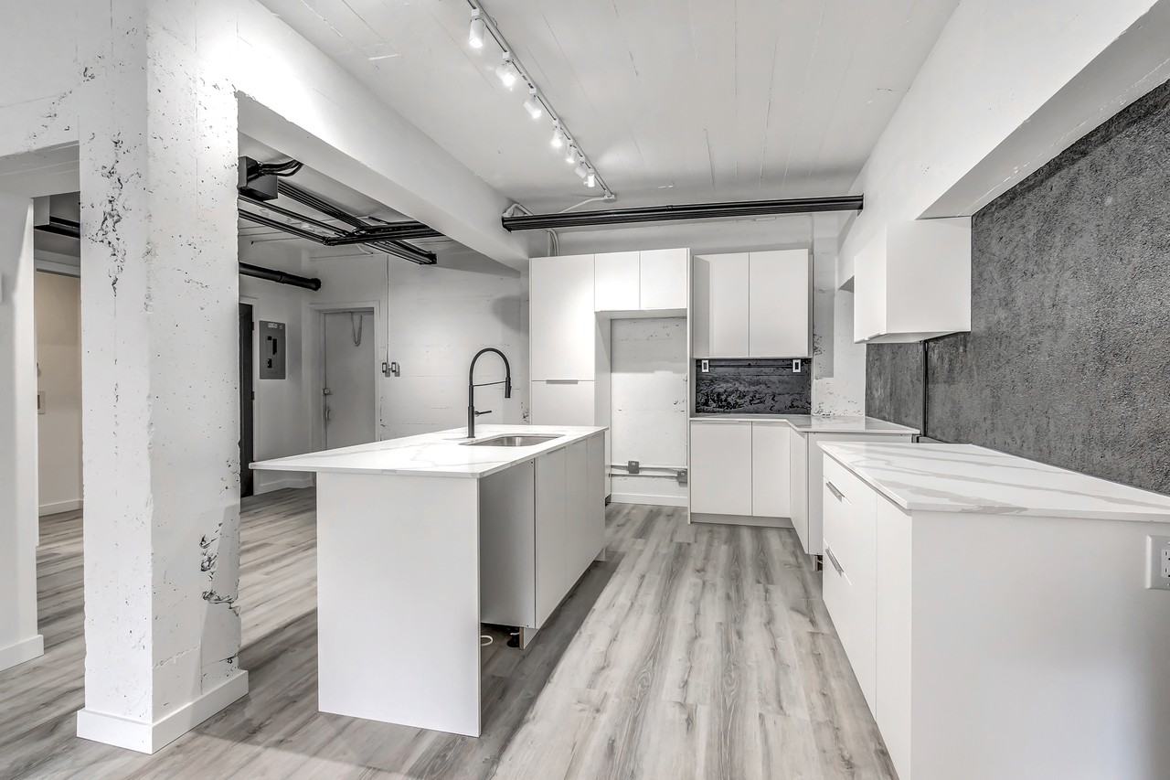 4855 Chemin Queen Mary #40 - Photo 2 of 14