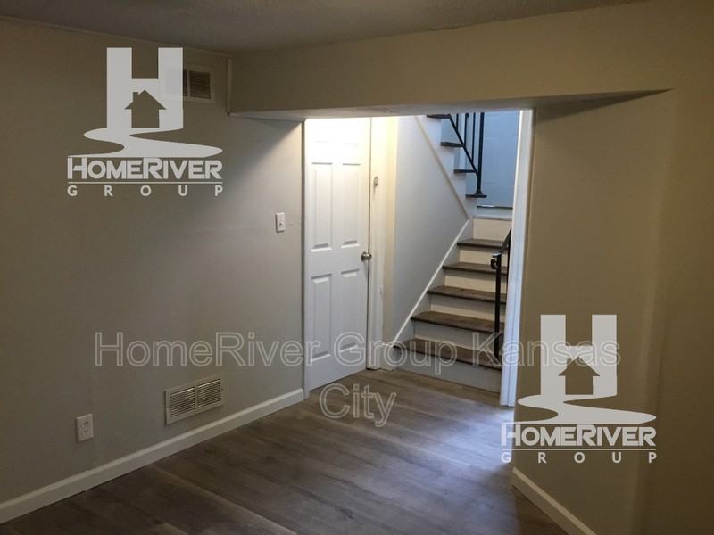 813 N 83rd St - Photo 3 of 4