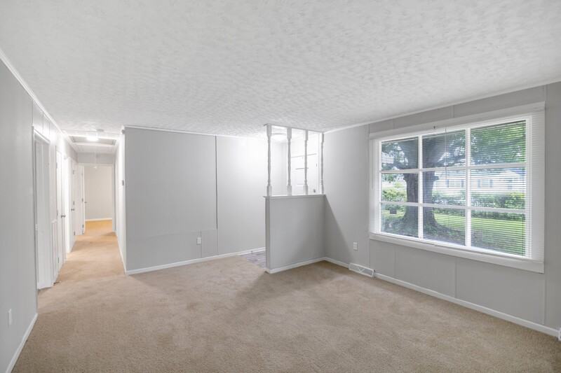 1465 Baxter Rd - Photo 3 of 22