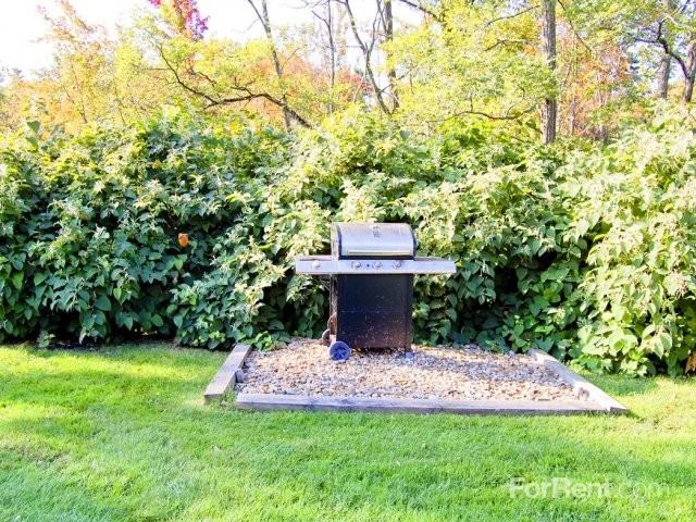 Tatnuck Arms Apartments - Photo 2 of 20