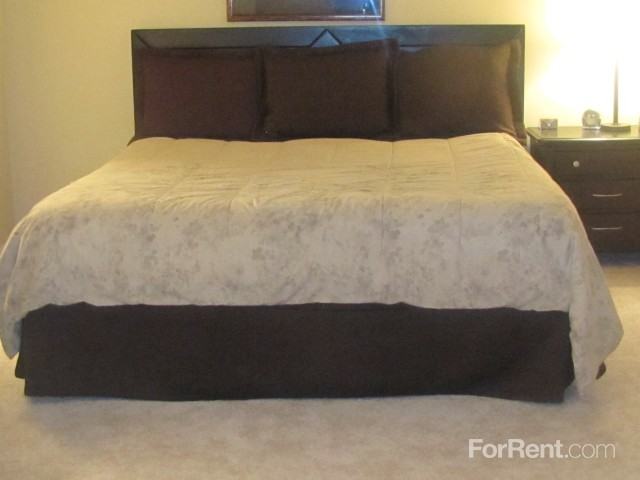 Americana Apartments - Photo 2 of 19