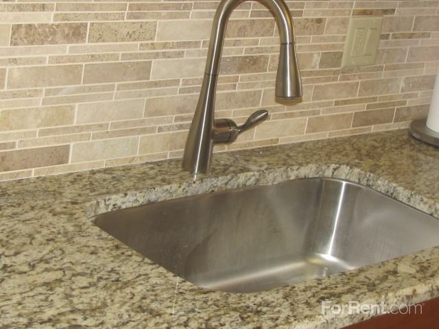 Americana Apartments - Photo 3 of 19