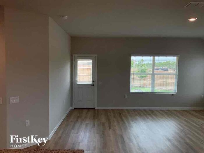 4402 Meadowland Pl - Photo 2 of 10