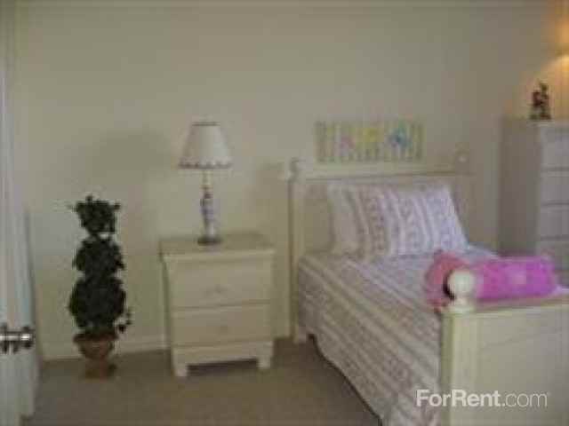 Woodstock Commons - Photo 2 of 23