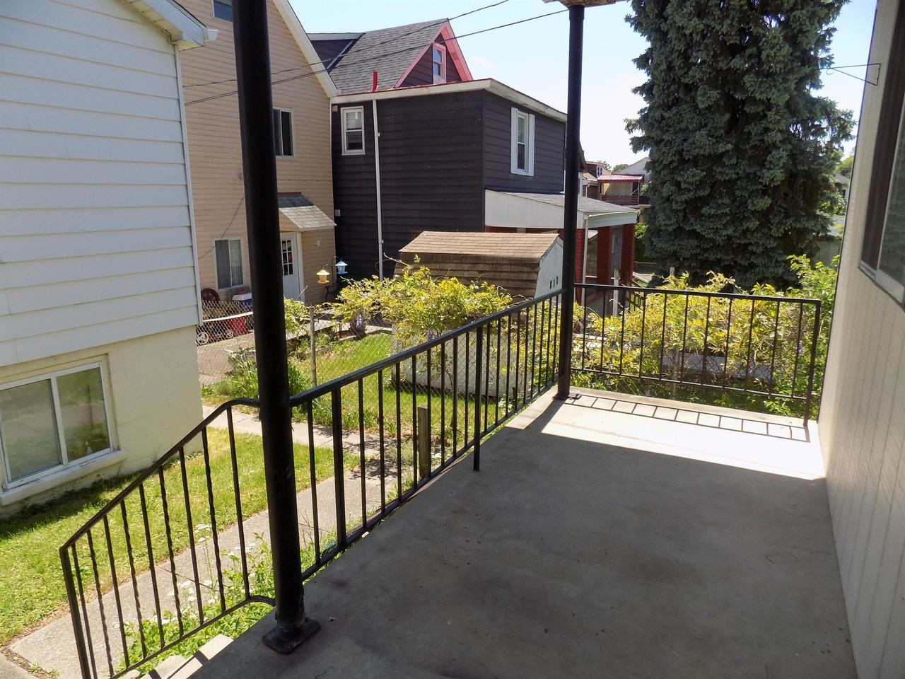 808 10th St Rear - Photo 2 of 18