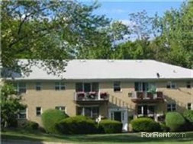 Westmount Village - Photo 3 of 9