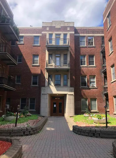 5235 Côte Saint Luc - Photo 2 of 44