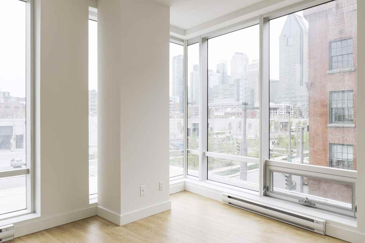 5235 Côte Saint Luc - Photo 3 of 44