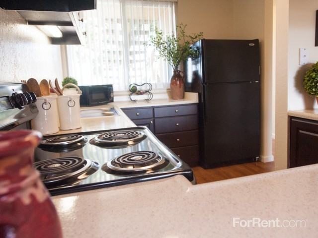 Harbor Park Apartment Homes - Photo 3 of 20