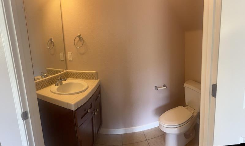 409 Hetherington Cir - Photo 5 of 15