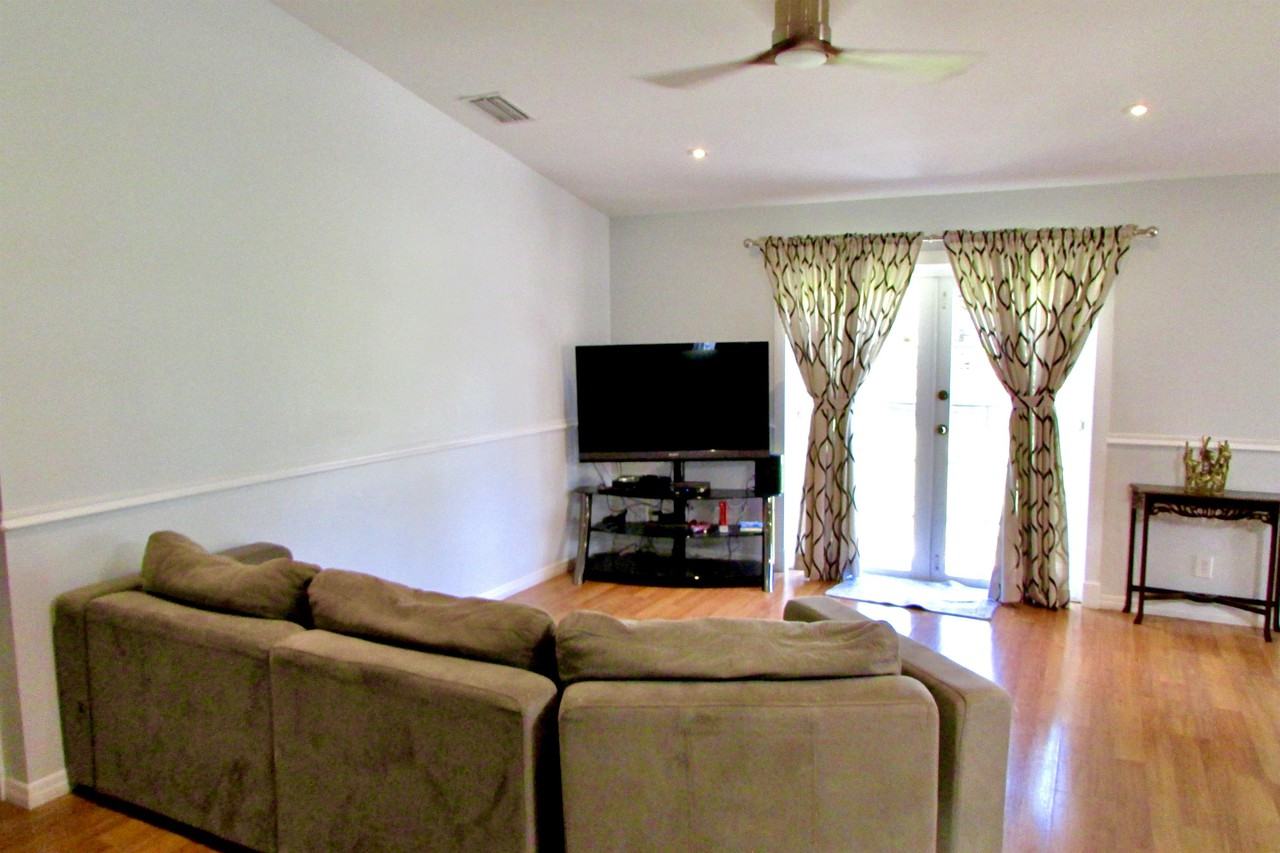 13677 Temple Blvd #1 - Photo 4 of 17