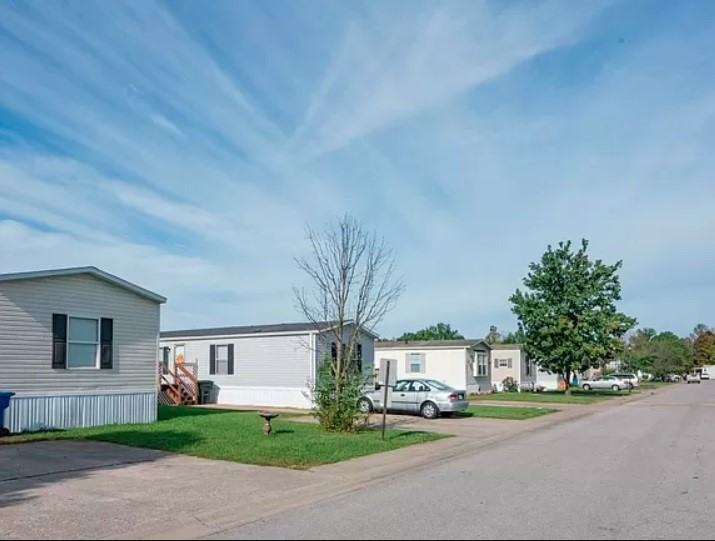 2132 Pacific Dr #16B - Photo 3 of 26