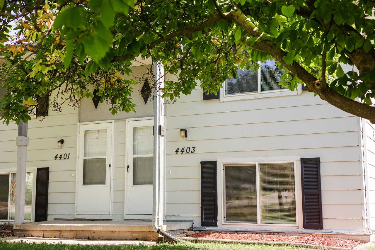 4403 S Union St - Photo 3 of 25