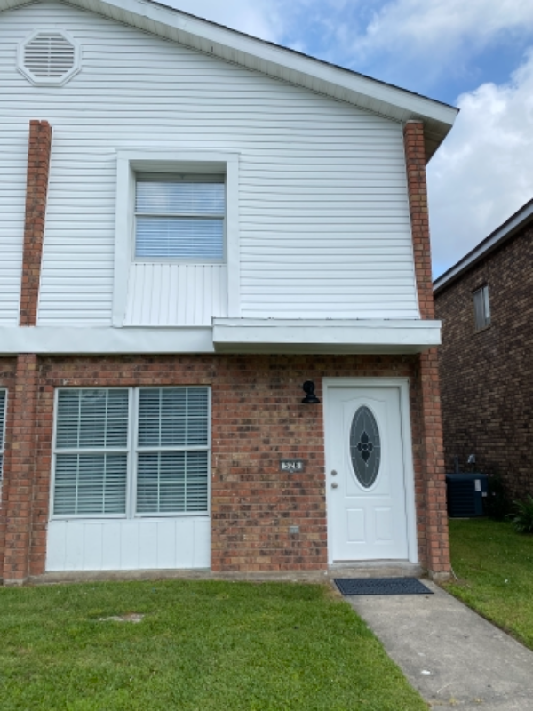 526 Folse St - Photo 3 of 16