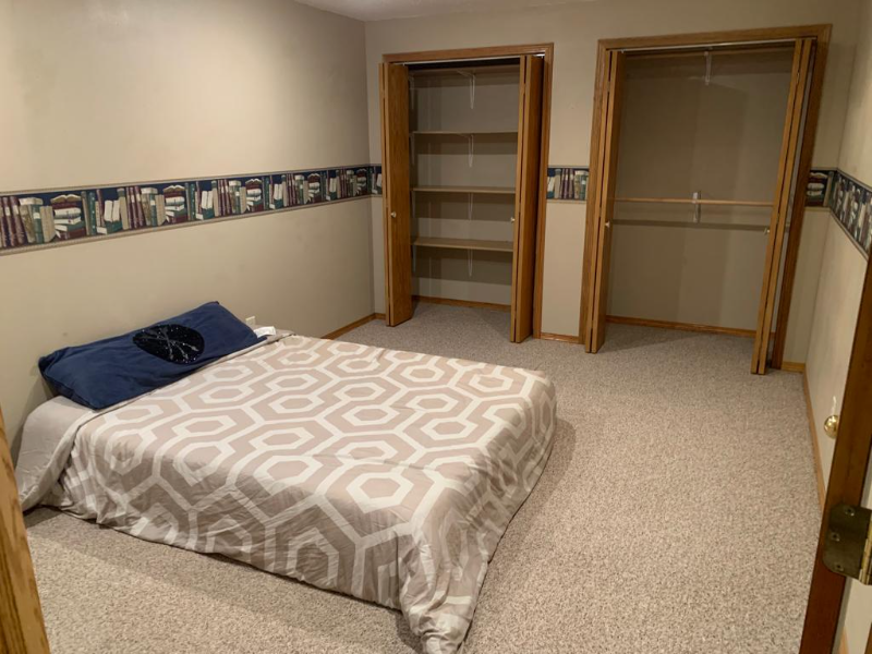 2903 Lakeview Dr - Photo 3 of 4