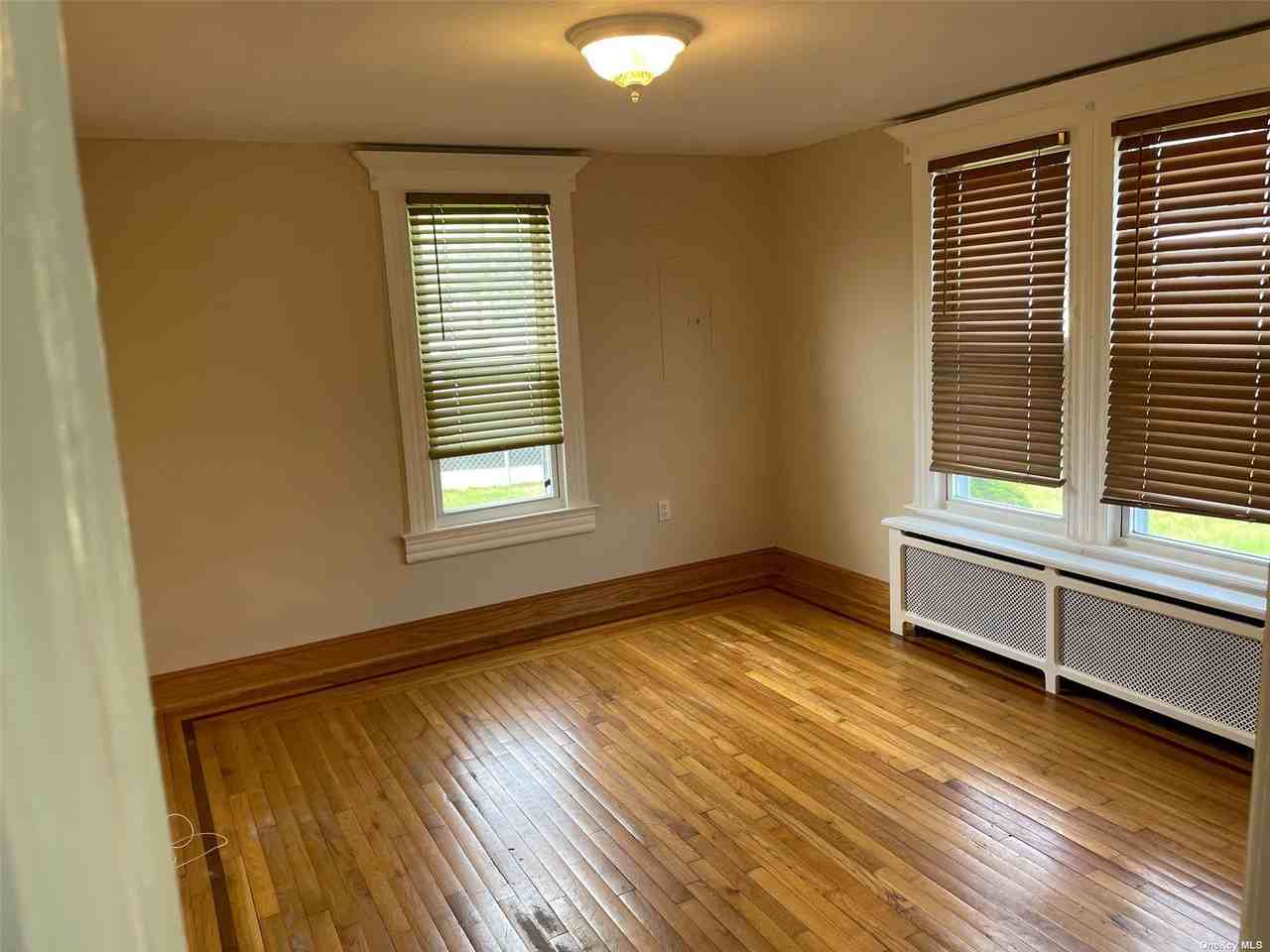 206 Mott St - Photo 3 of 13