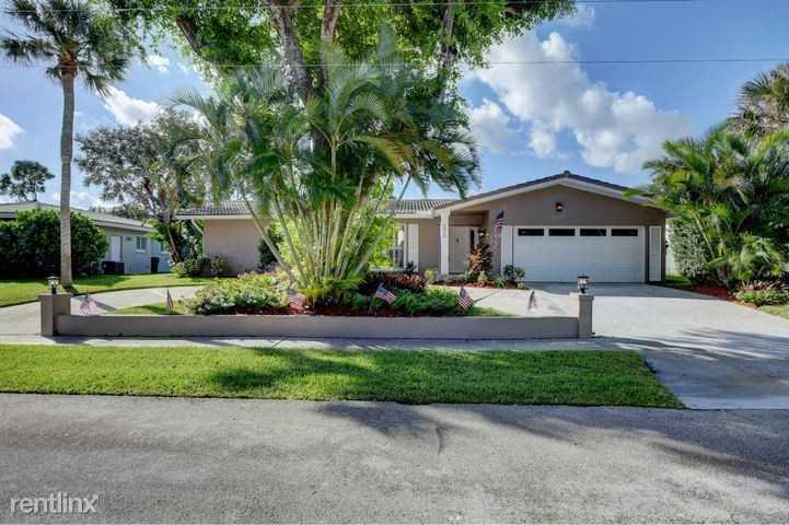 1010 Sw 1st St - Photo 2 of 10
