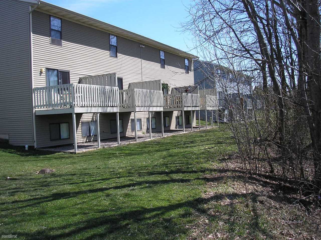 Burton East Townhomes Apartments 3800 Burton St Se, Grand Rapids, MI
