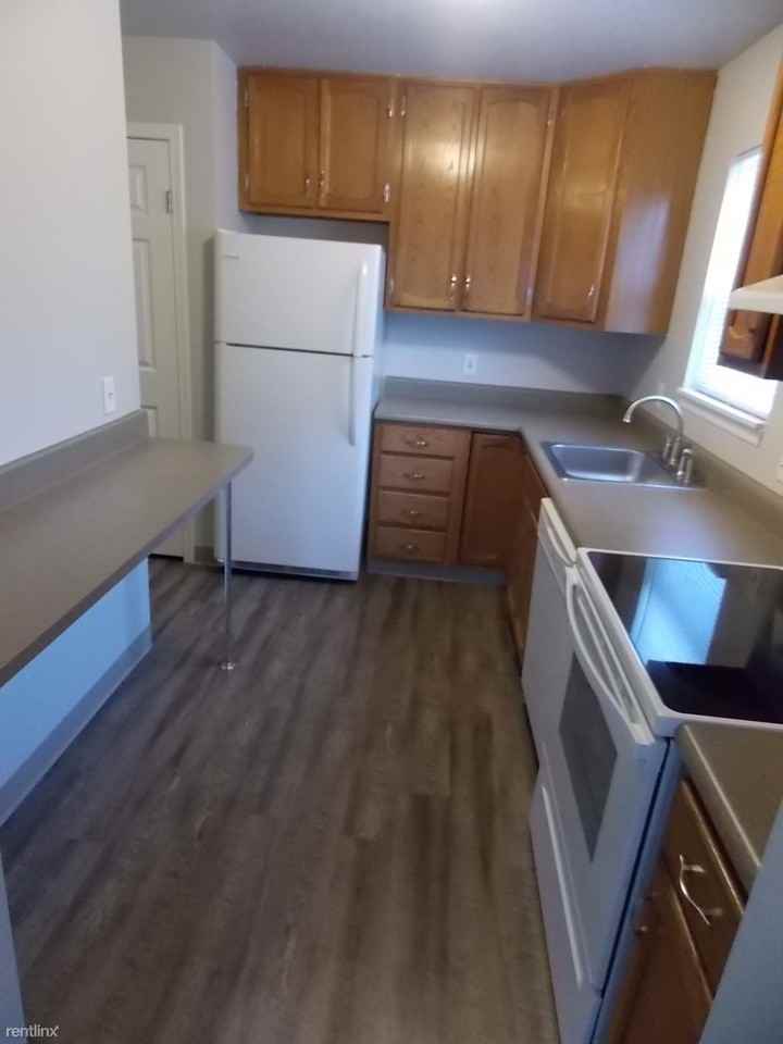 Burton East Townhomes Apartments 3800 Burton St Se, Grand Rapids, MI