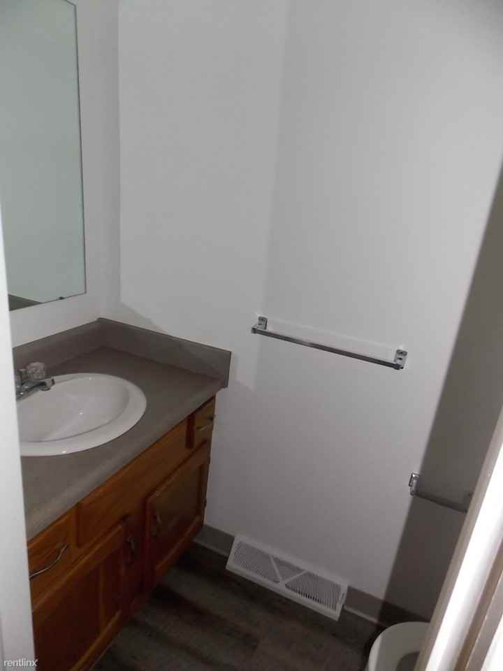 Burton East Townhomes Apartments 3800 Burton St Se, Grand Rapids, MI 49546 Zumper