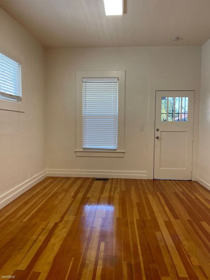 873 30th St - Photo 3 of 11