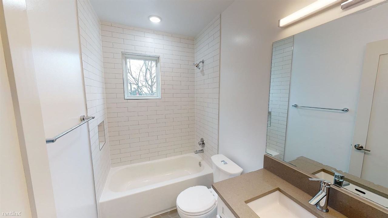 917 Sheridan St NW - Photo 2 of 9