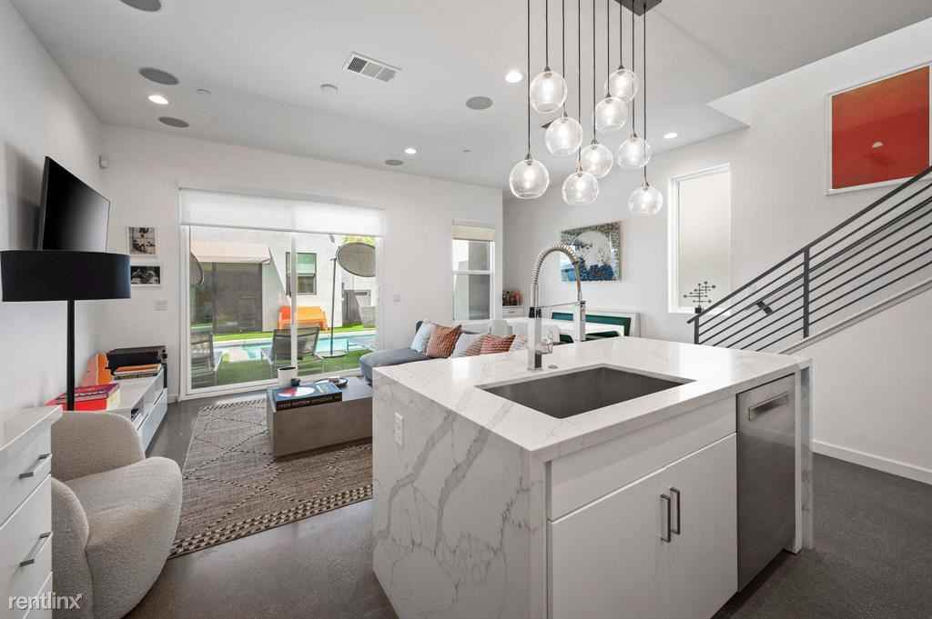 2705 Paragon Loop - Photo 2 of 8