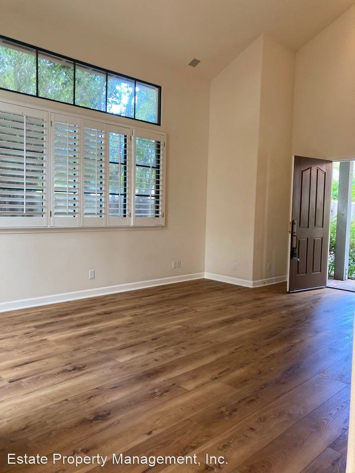 298 Calle Esperanza - Photo 3 of 14