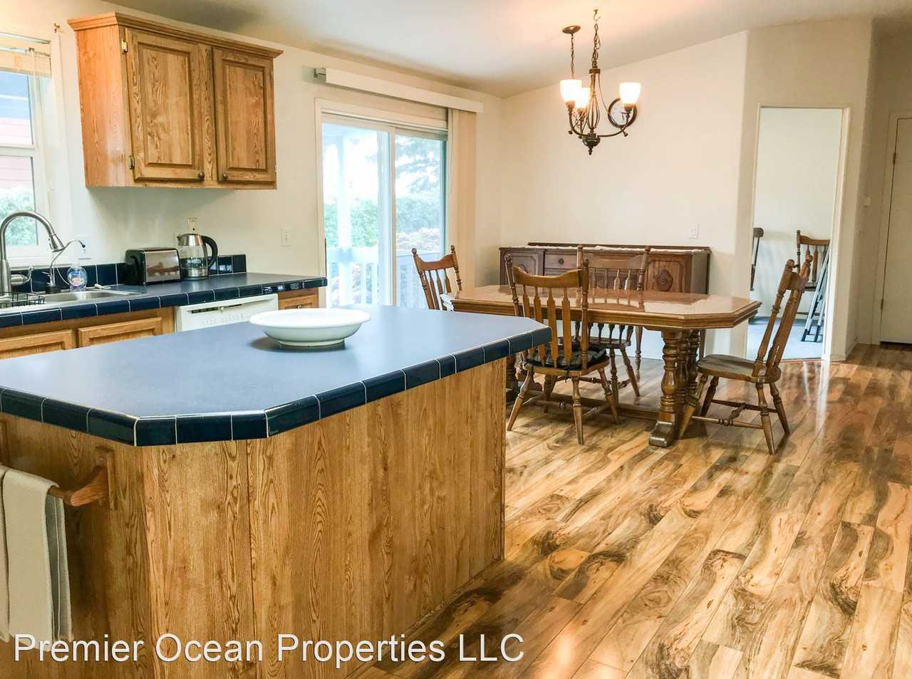 1201 Rowland Ln - Photo 3 of 10