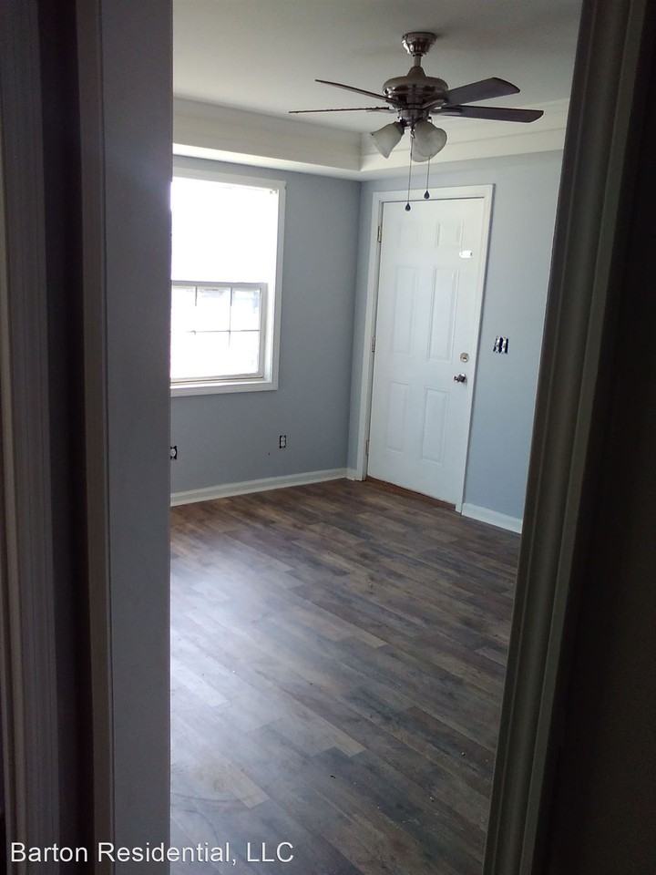 1315, 1317, 1319, 1321 Schneider Road SE 1310 East 5th St SE - Photo 3 of 11