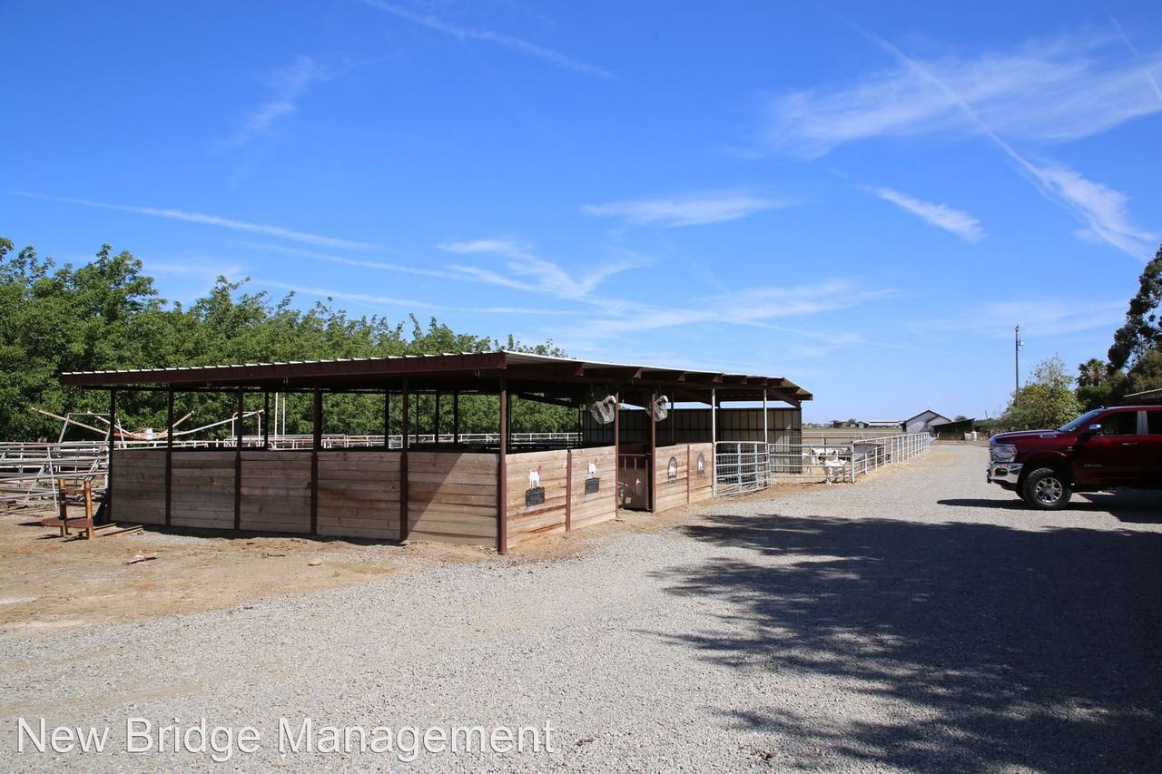 705 Almond Ave - Photo 3 of 31