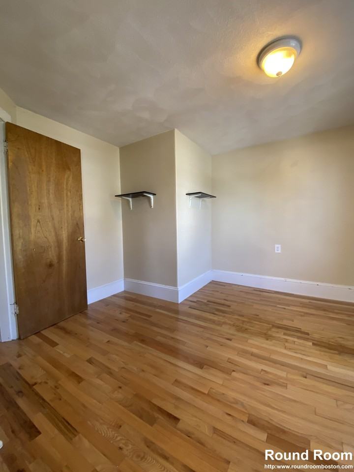 51 Aldie St #3 - Photo 2 of 9