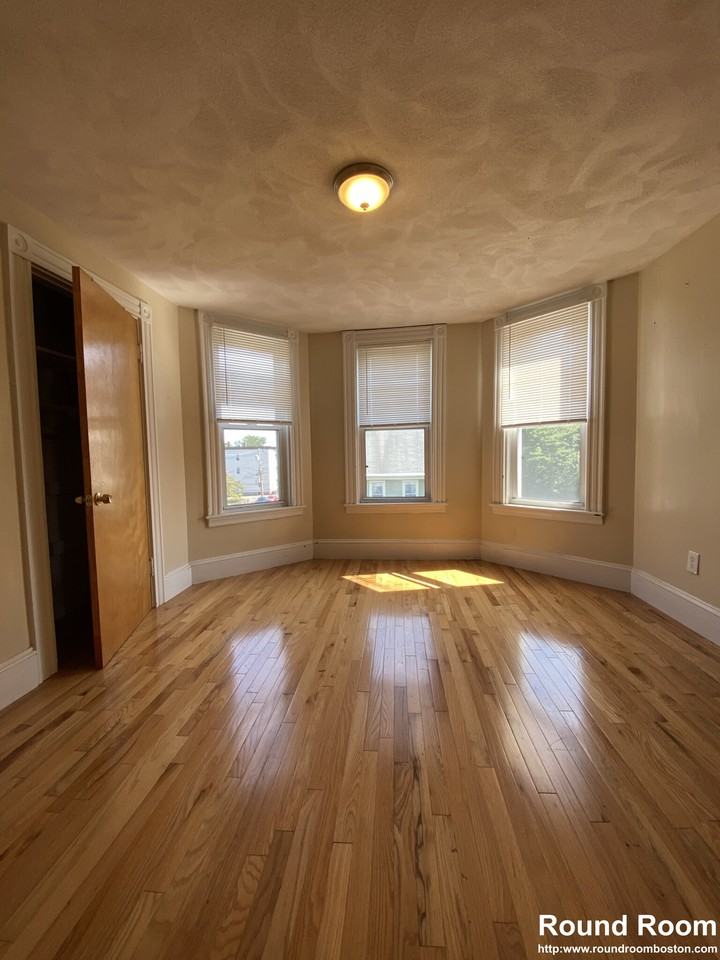 51 Aldie St #3 - Photo 3 of 9