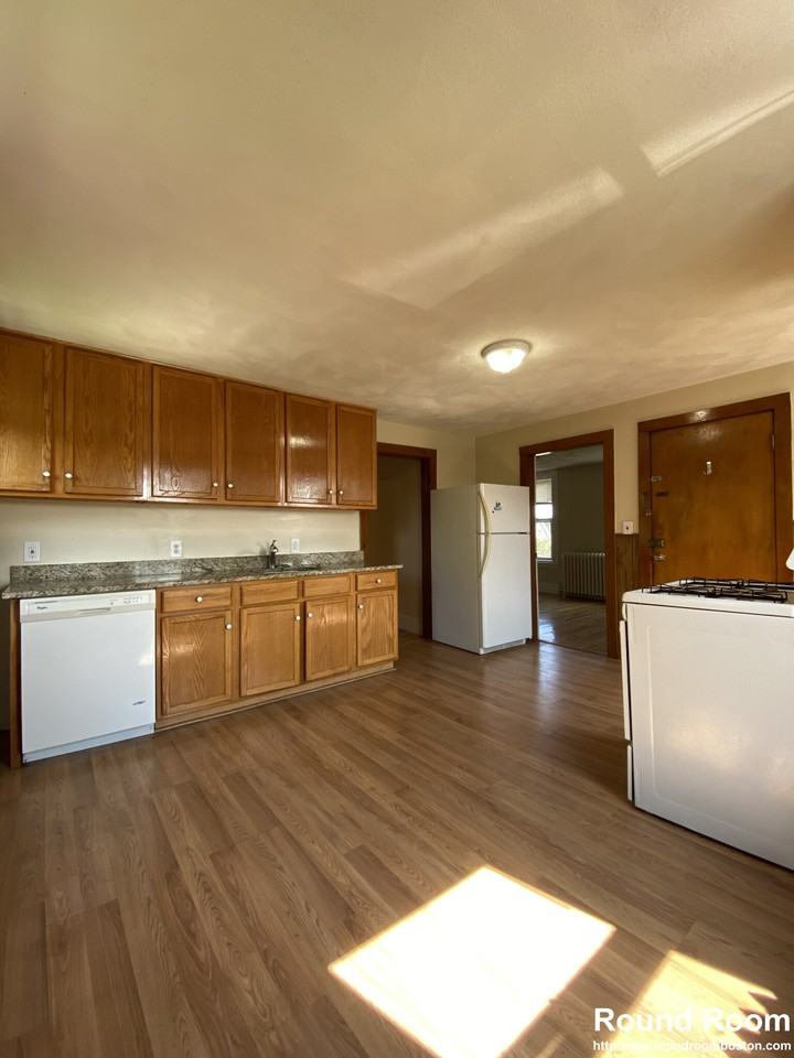 51 Aldie St #3 - Photo 7 of 9