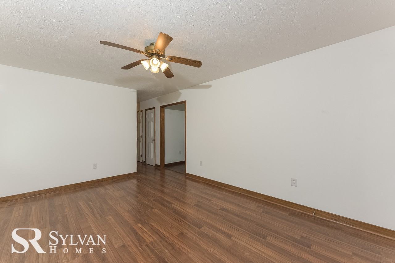 25 N Holly Ave - Photo 3 of 13