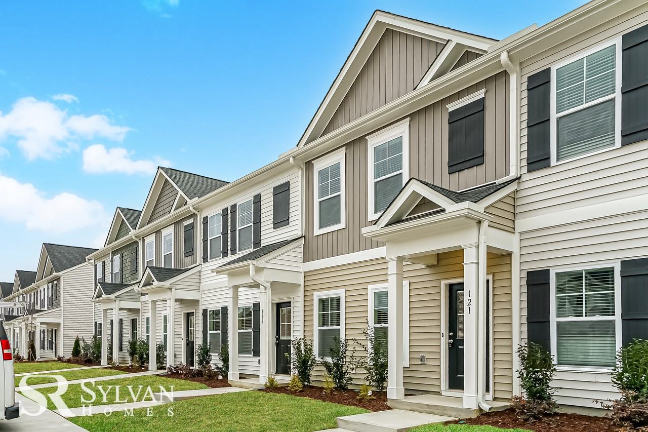 121 Boykin Ave - Photo 2 of 15