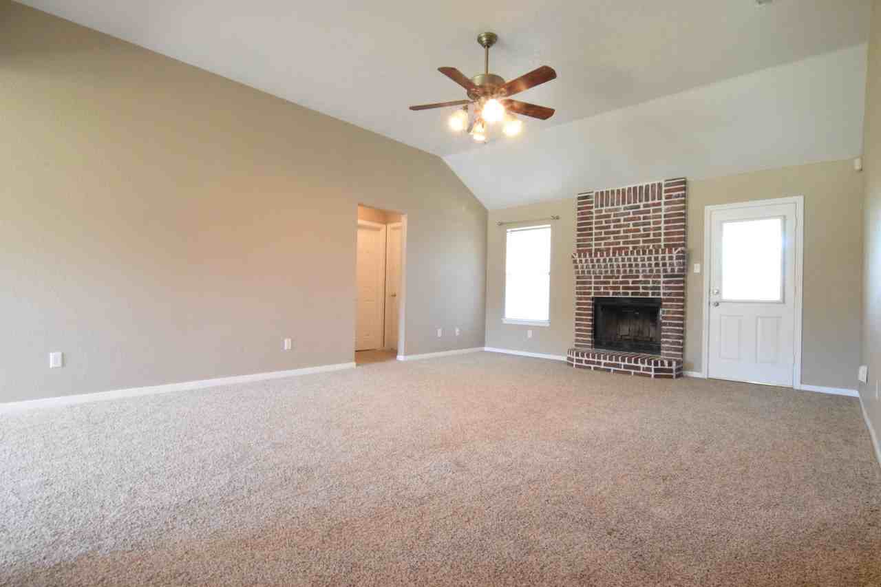 2209 Sandstone Dr - Photo 5 of 18