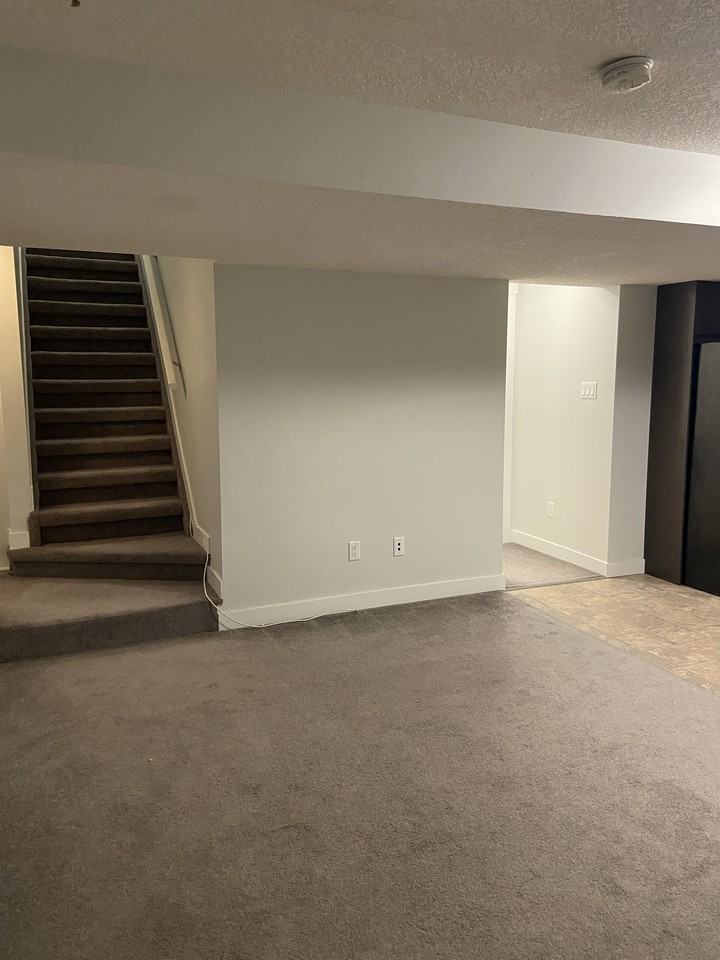 9055 52 St Nw - Photo 2 of 18