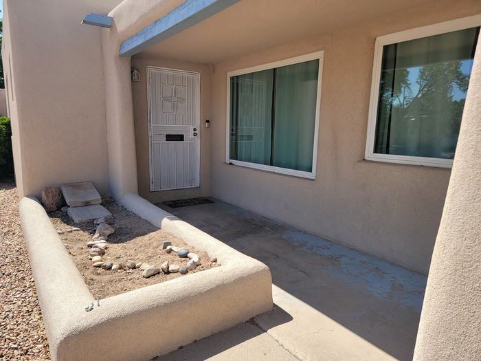 4813 Burton Ave Se - Photo 3 of 30