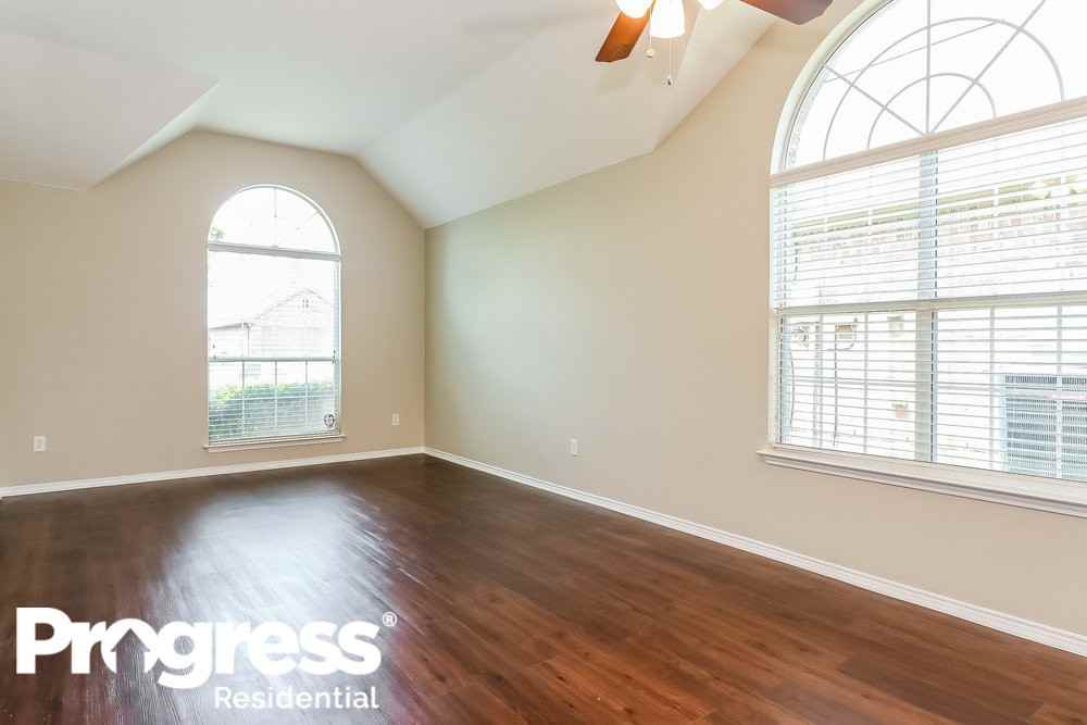 240 Cedar Crest Dr - Photo 3 of 15