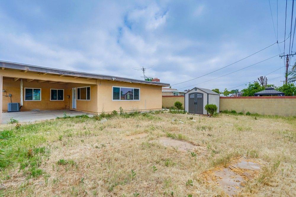 650 W Florence Ave - Photo 2 of 24