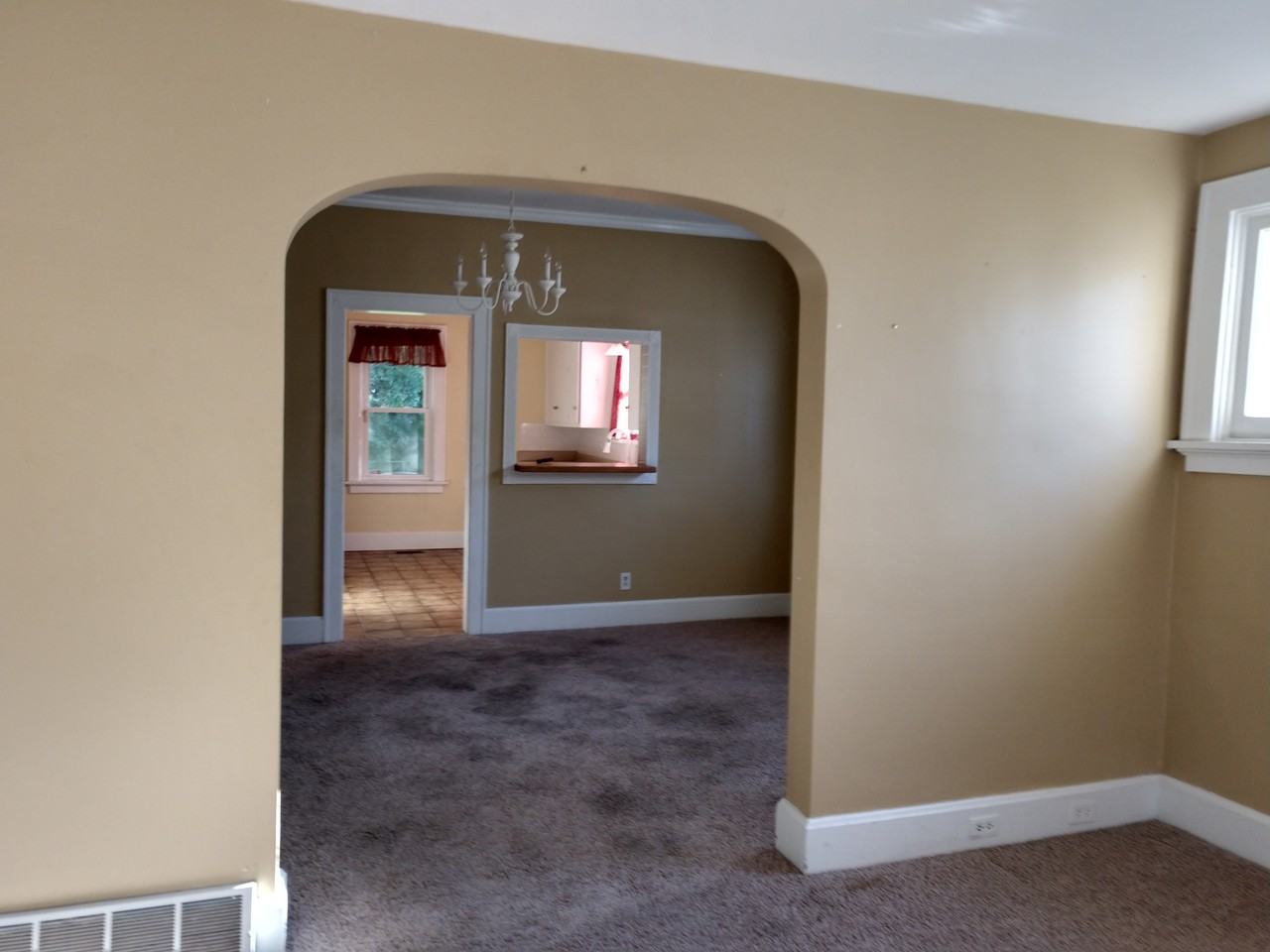 3536 Linwood Avenue - Photo 3 of 9